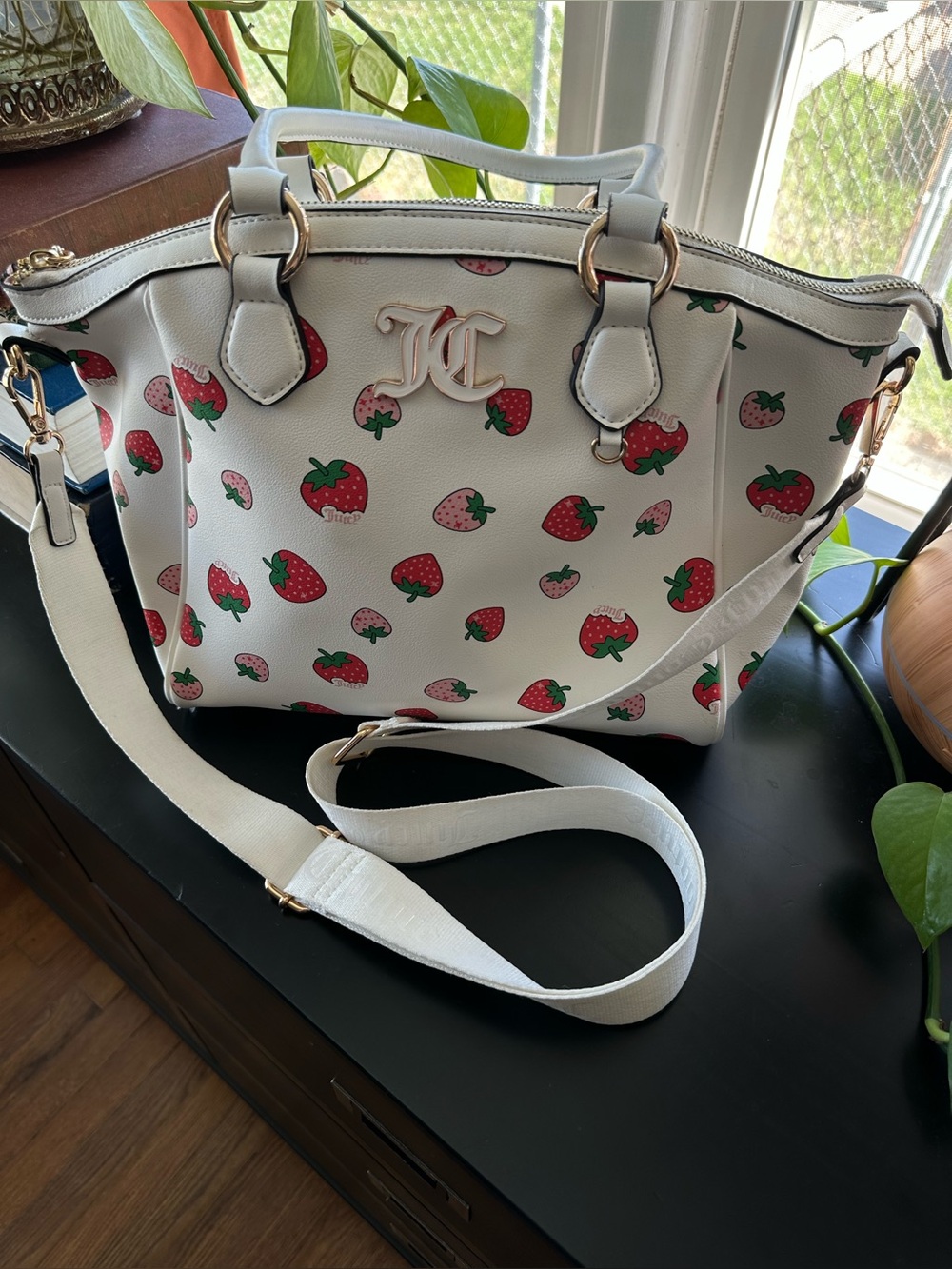 Juicy Couture Sweet N Juicy FR
Strawberry Tote Purse